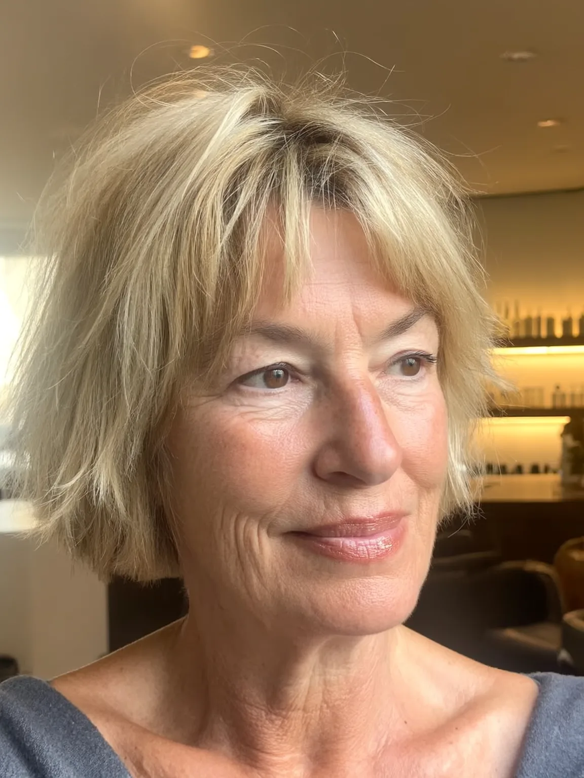 Layered Wavy Bob with Sun-Kissed Beige Blonde